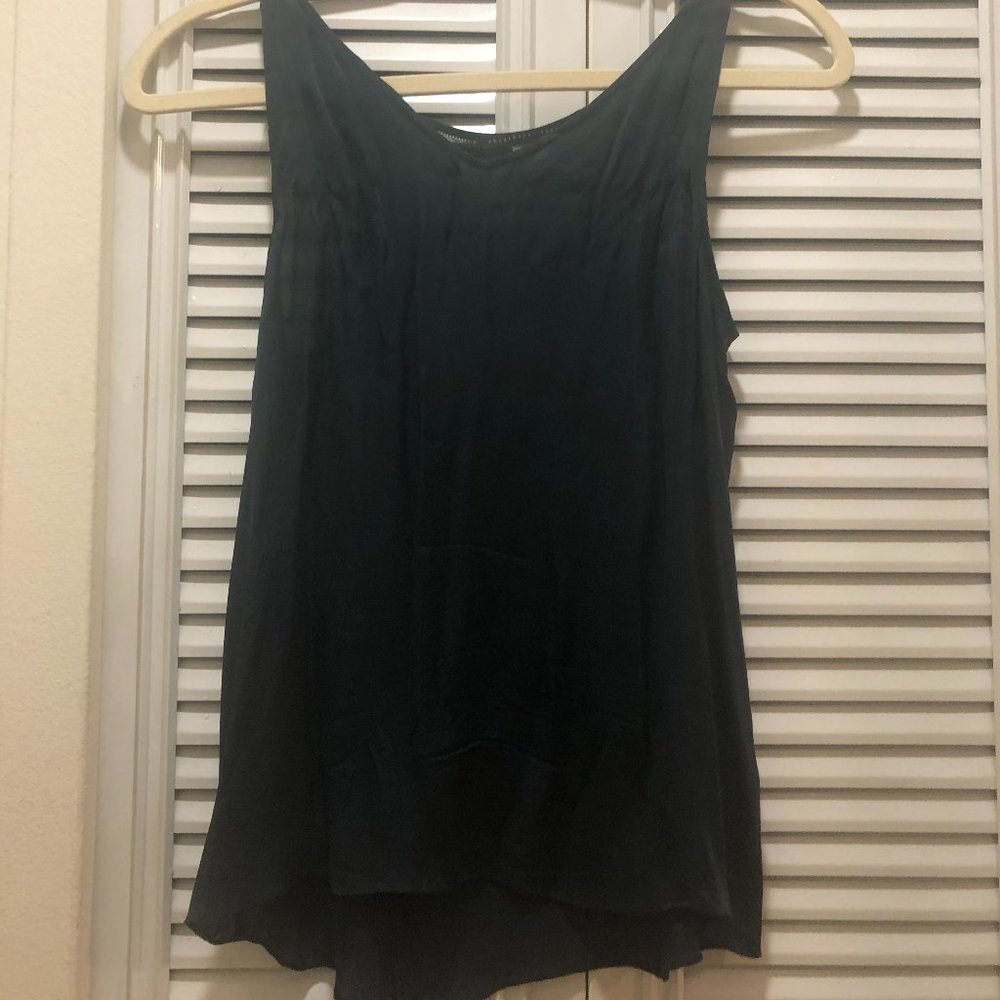 THEYSKENS' THEORY Navy Silk V-Neck Top